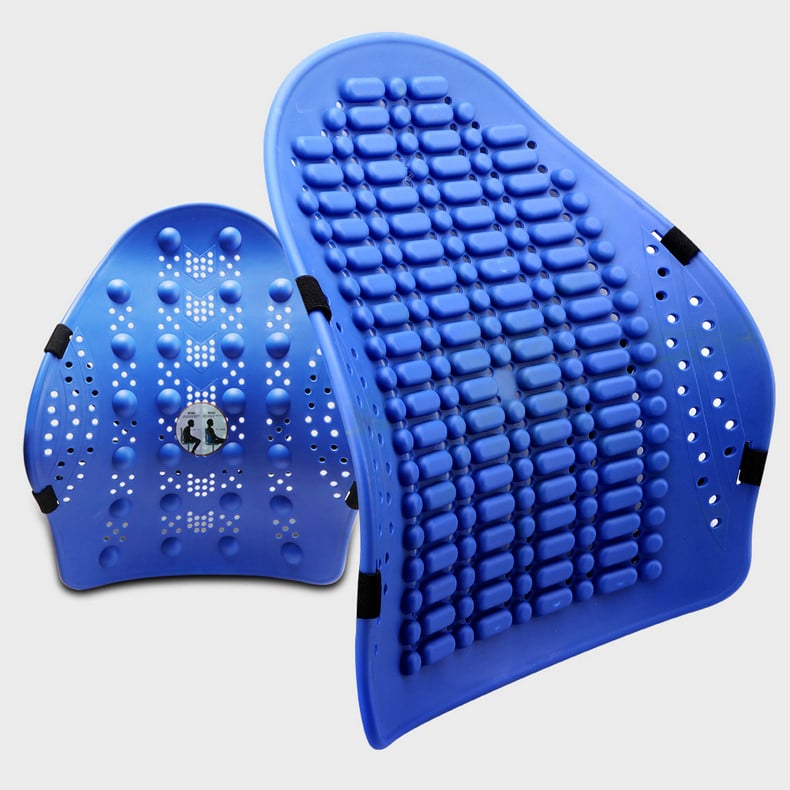 Zwei Kunststoff-Rückenkissen, blau